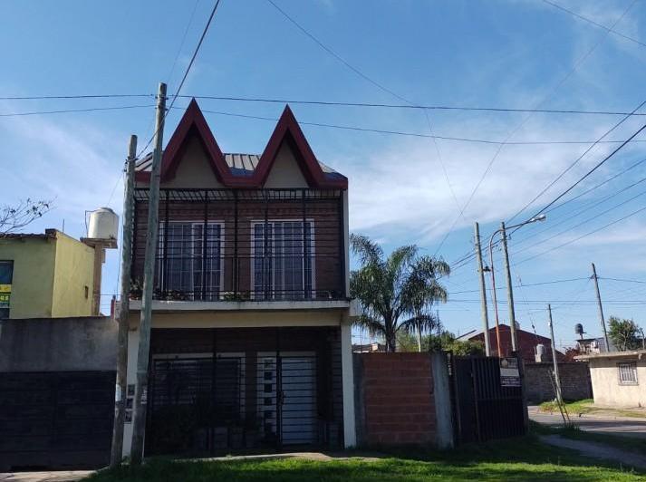 Casa · 140m² · 3 Ambientes · 1 Cochera