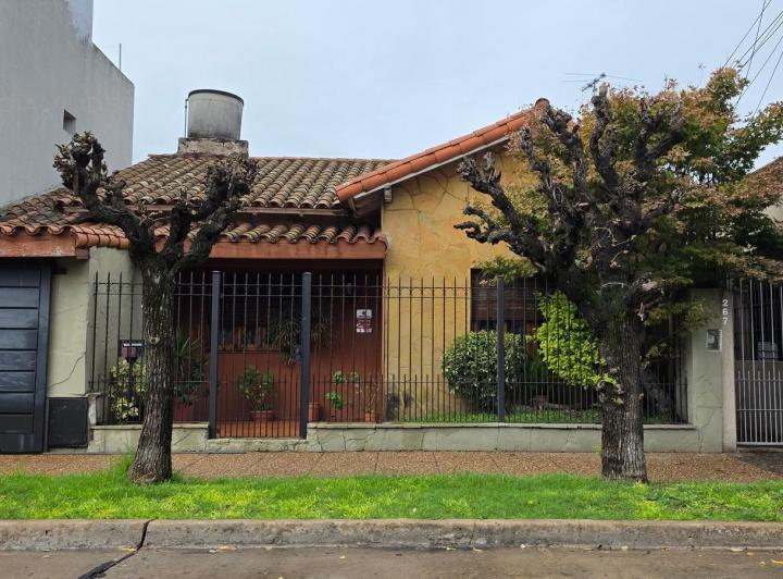 Casa · 115m² · 3 Ambientes · 2 Cocheras