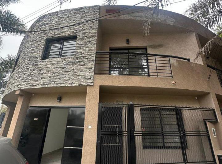 Casa · 87m² · 4 Ambientes · 1 Cochera