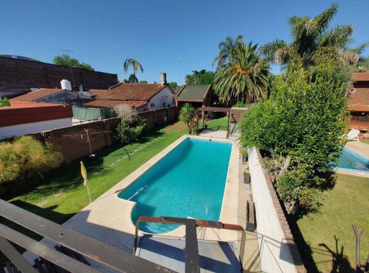 Casa · 160m² · 4 Ambientes · 2 Cocheras
