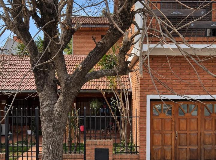 Casa · 121m² · 3 Ambientes · 1 Cochera