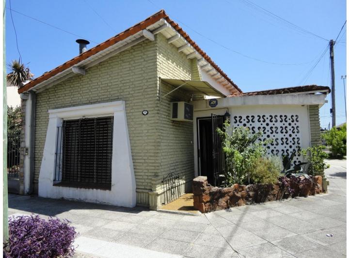 Casa · 100m² · 4 Ambientes · 1 Cochera