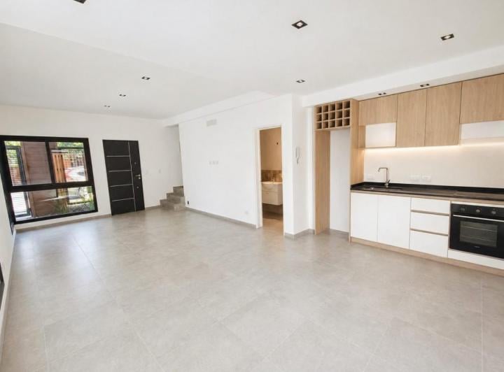 Casa · 95m² · 4 Ambientes · 1 Cochera