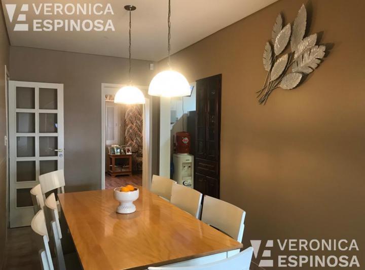 Casa · 163m² · 5 Ambientes · 2 Cocheras
