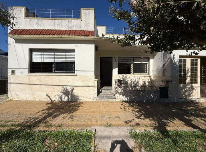 Casa · 88m² · 3 Ambientes · 1 Cochera