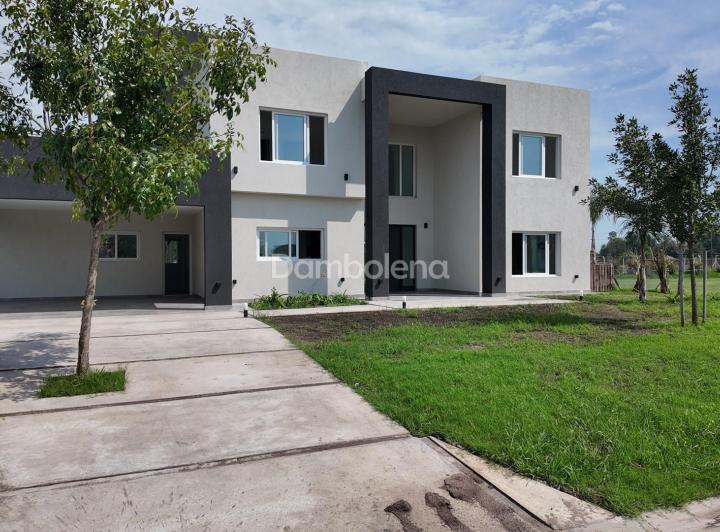 Casa · 360m² · 6 Ambientes · 1 Cochera