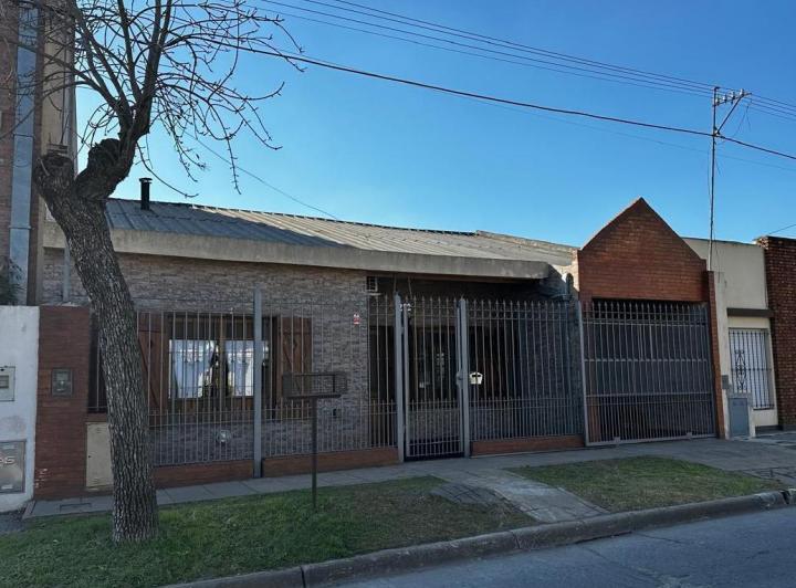 Casa · 150m² · 5 Ambientes · 1 Cochera