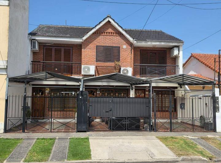 Casa · 68m² · 3 Ambientes · 1 Cochera