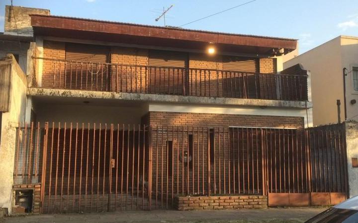 Casa · 180m² · 5 Ambientes