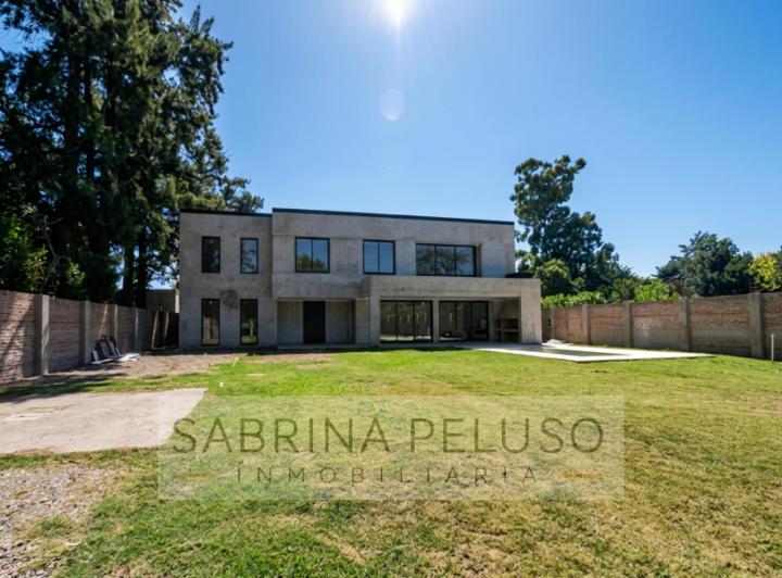 Casa · 400m² · 5 Ambientes
