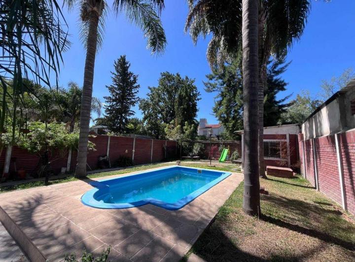 Casa · 90m² · 3 Ambientes · 2 Cocheras