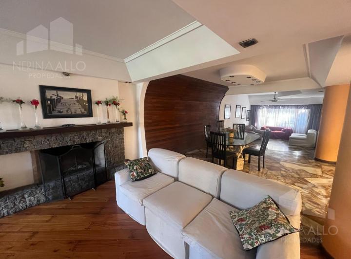 Casa · 416m² · 7 Ambientes · 1 Cochera