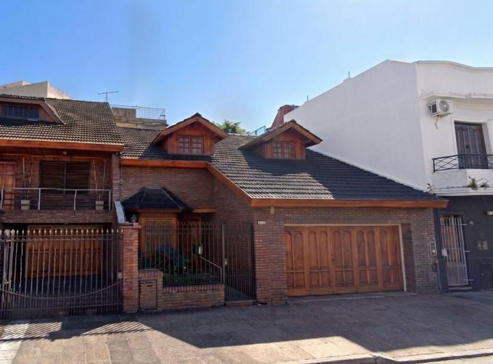 Casa · 300m² · 6 Ambientes