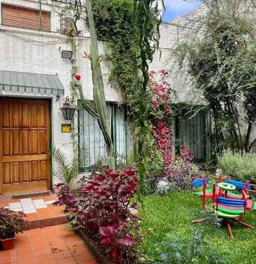 Casa · 256m² · 5 Ambientes · 1 Cochera