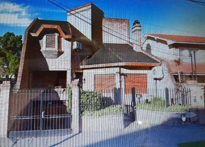 Casa · 270m² · 5 Ambientes · 1 Cochera