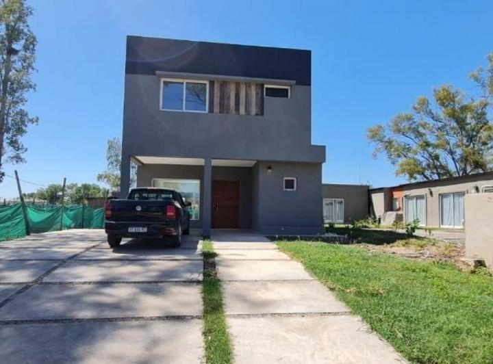 Casa · 133m² · 4 Ambientes · 4 Cocheras