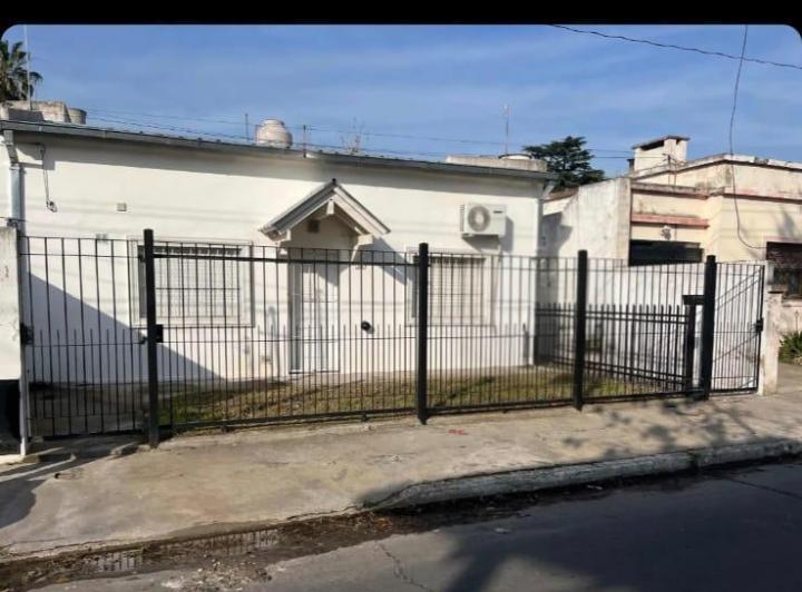 Casa · 75m² · 2 Dormitorios · 1 Cochera