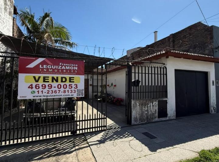 Casa · 65m² · 3 Ambientes · 3 Cocheras