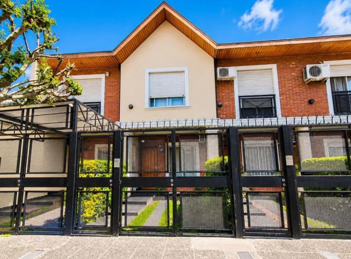 Casa · 84m² · 3 Ambientes · 1 Cochera