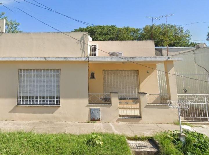Casa · 130m² · 4 Ambientes · 3 Cocheras