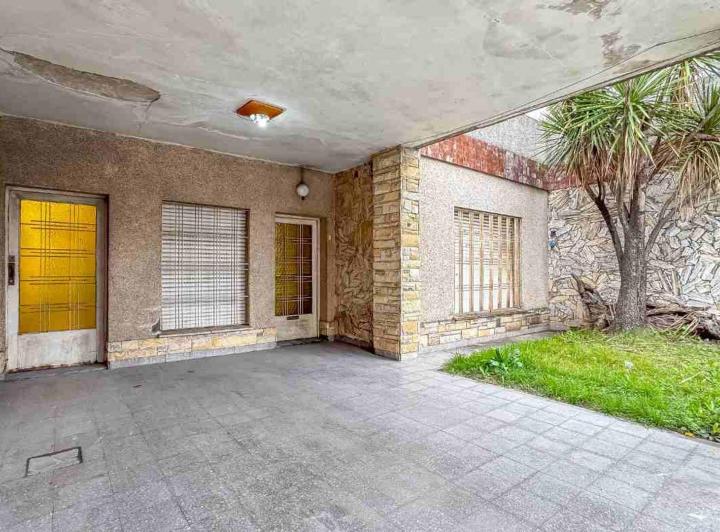 Casa · 309m² · 5 Ambientes · 1 Cochera