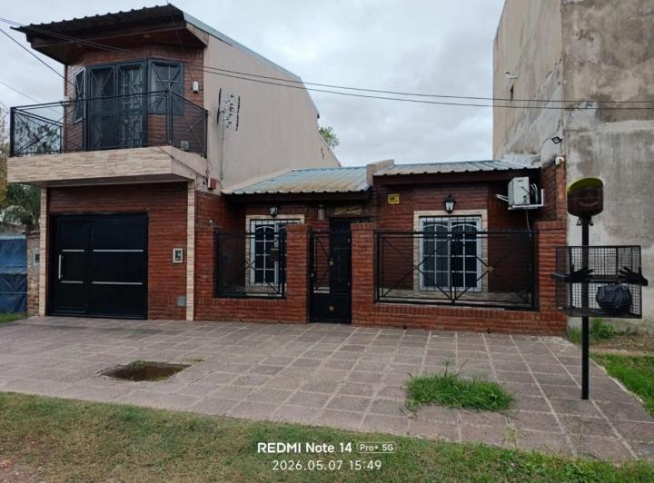Casa · 240m² · 6 Ambientes