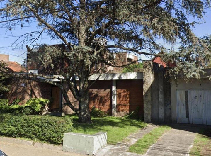 Casa · 256m² · 4 Ambientes · 1 Cochera