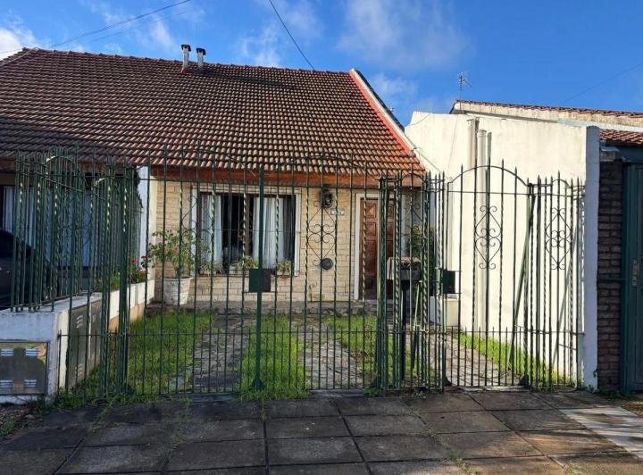 Casa · 85m² · 4 Ambientes · 1 Cochera