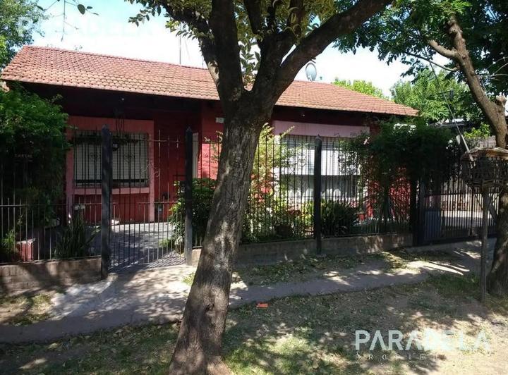 Casa · 110m² · 3 Ambientes · 2 Cocheras
