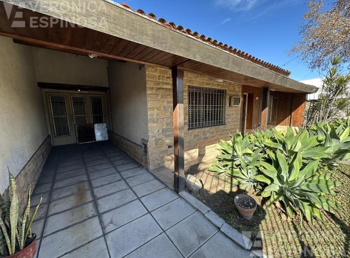 Casa · 130m² · 3 Ambientes · 2 Cocheras