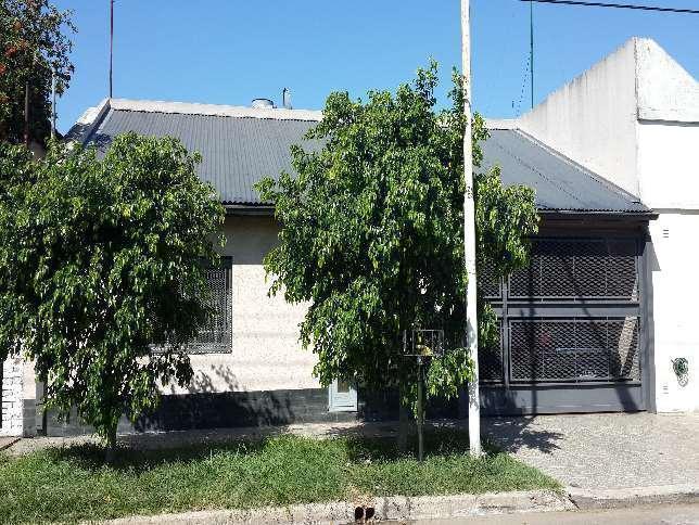 Casa · 1600000ha · 3 Ambientes · 1 Cochera