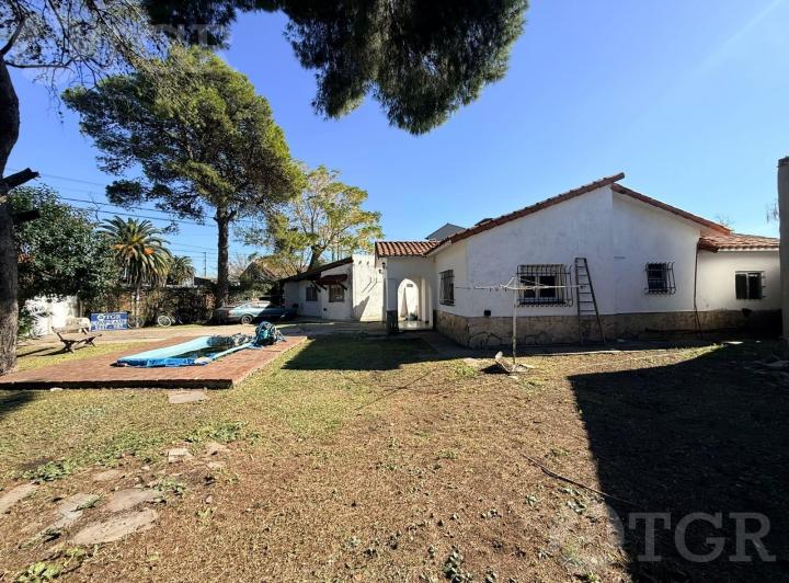Casa · 160m² · 5 Ambientes · 4 Cocheras