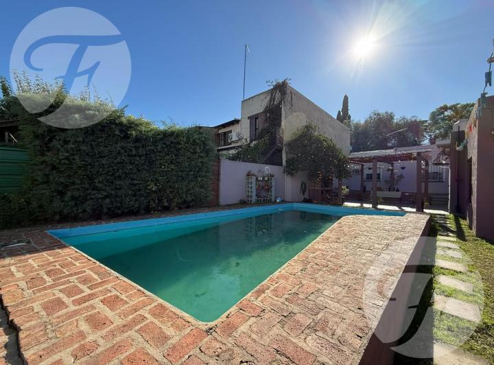 Casa · 170m² · 5 Ambientes · 1 Cochera