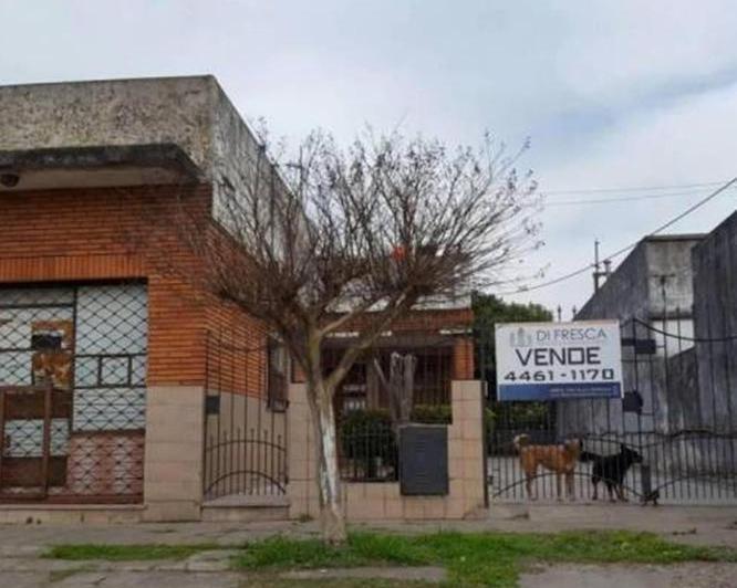 Casa · 120m² · 3 Ambientes · 4 Cocheras