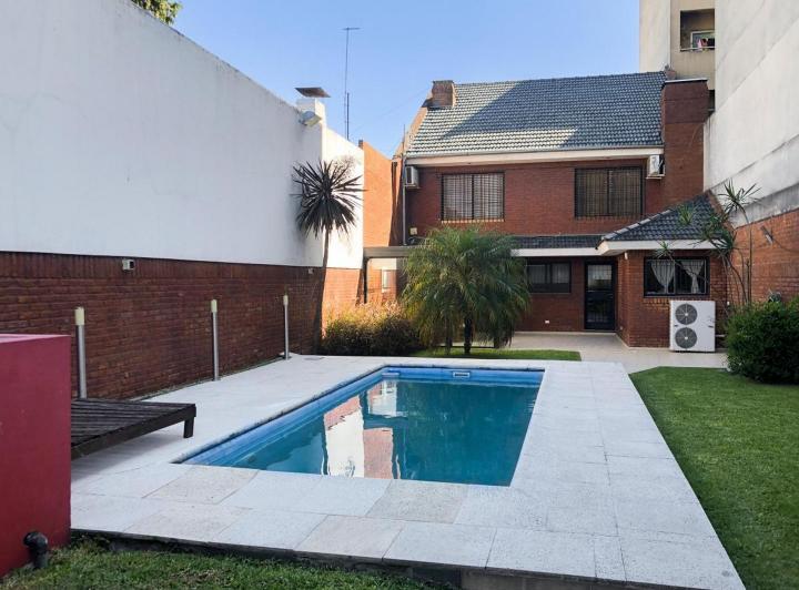 Casa · 261m² · 4 Ambientes · 4 Cocheras