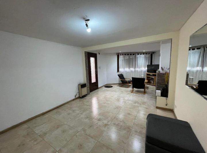 Casa · 100m² · 3 Ambientes · 2 Cocheras