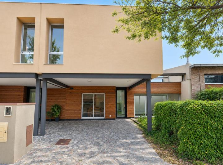 Casa · 131m² · 3 Ambientes · 2 Cocheras