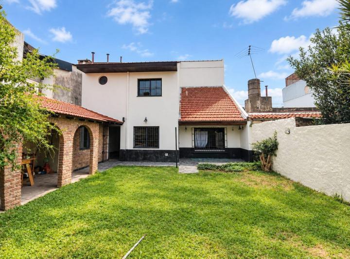Casa · 173m² · 4 Ambientes · 3 Cocheras