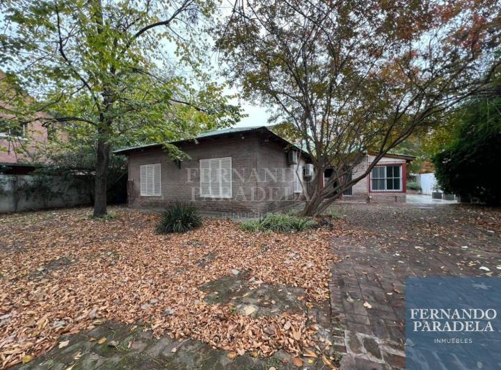 Casa · 200m² · 6 Ambientes
