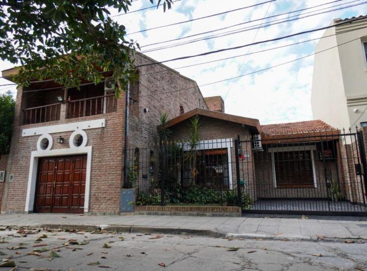 Casa · 184m² · 5 Ambientes · 3 Cocheras