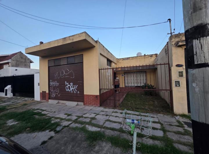 Casa · 90m² · 3 Ambientes · 1 Cochera