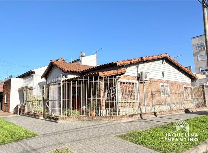 Casa · 125m² · 4 Ambientes · 1 Cochera