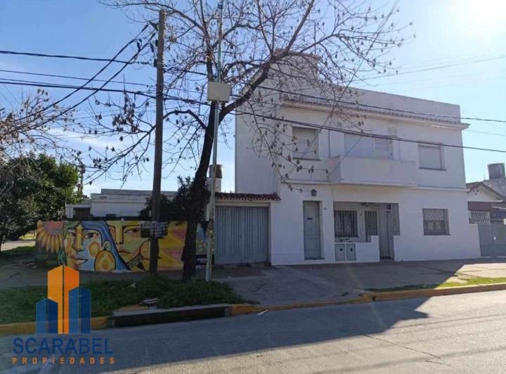 Casa · 190m² · 5 Ambientes · 1 Cochera