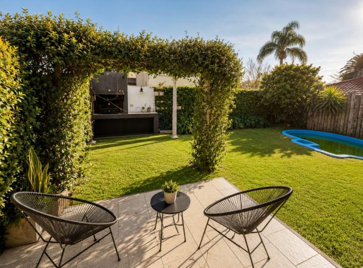 Casa · 140m² · 4 Ambientes · 2 Cocheras