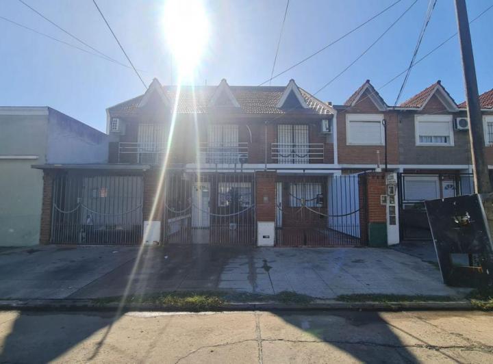 Departamento · 90m² · 4 Ambientes · 1 Cochera