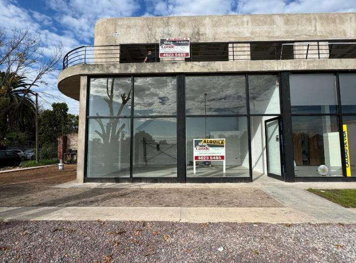 Local comercial · 64m² · 1 Ambiente · 2 Cocheras
