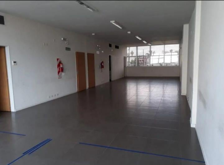 Oficina comercial · 140m² · 4 Ambientes
