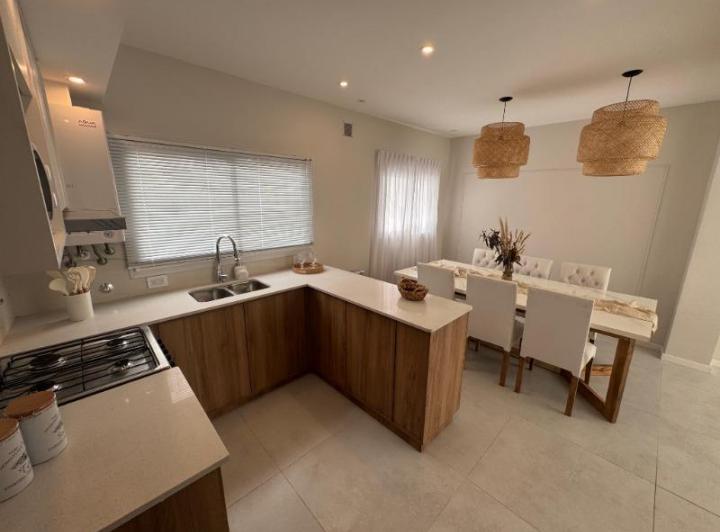 Casa · 160m² · 4 Ambientes · 1 Cochera