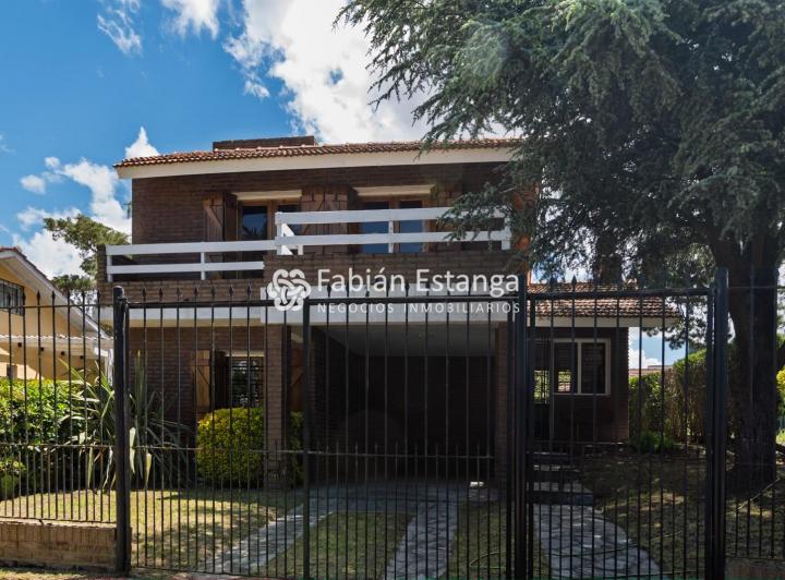 Casa · 122m² · 3 Ambientes · 1 Cochera
