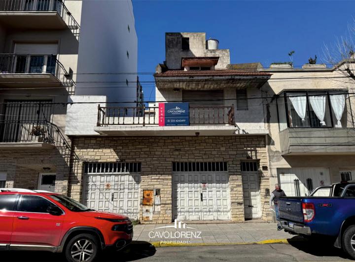 Casa · 270m² · 4 Ambientes · 4 Cocheras